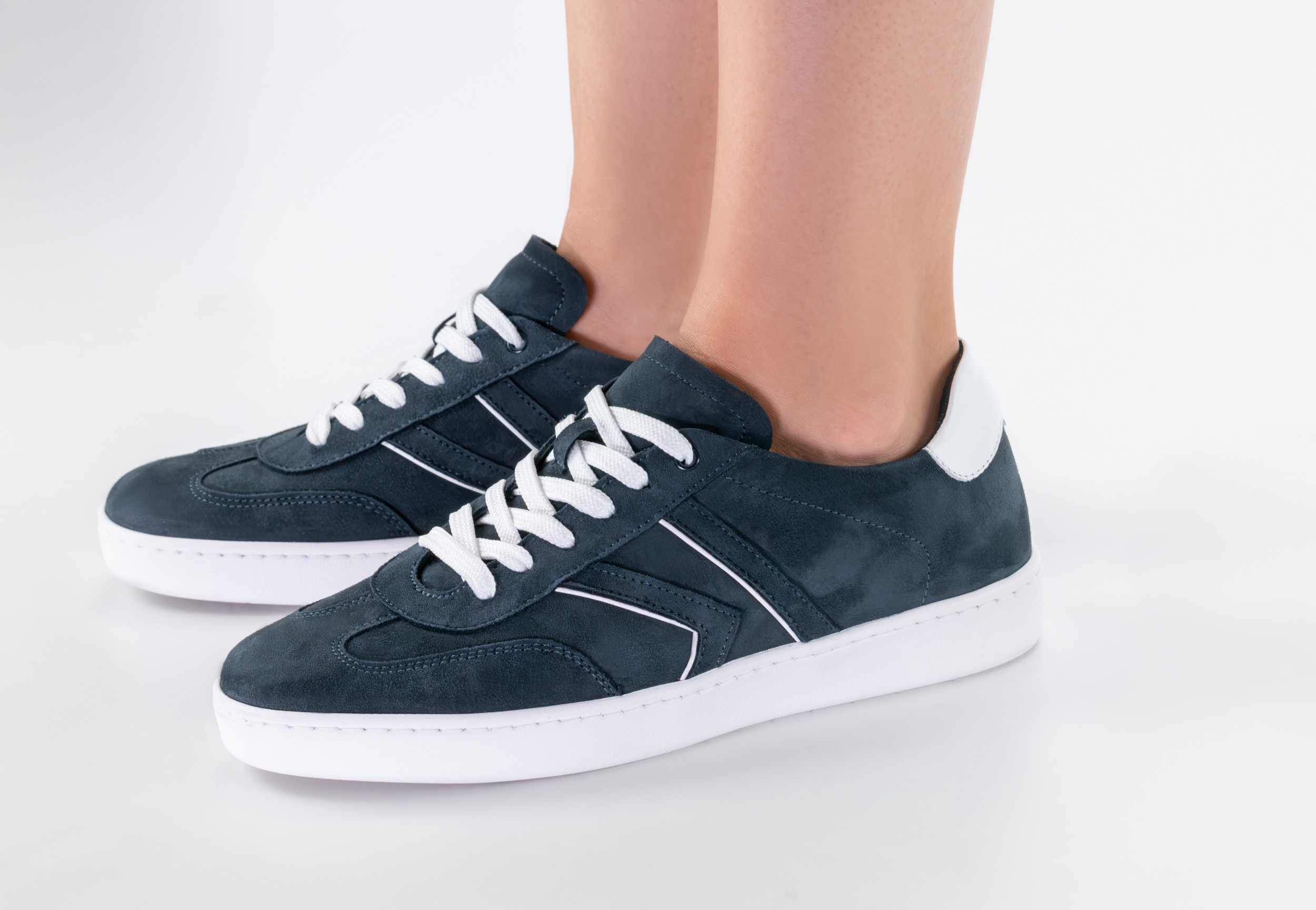 Momo Blau/Nappa white